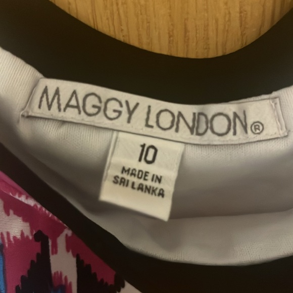 Maggie London, print silk dress sleeveless size 10 - Picture 2 of 4